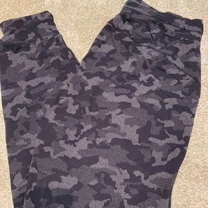 Lululemon ready to rulu jogger 10